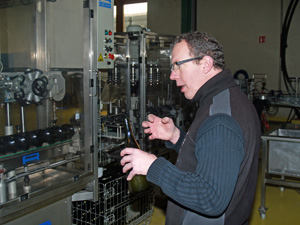 Wine Gift for a wine enthusiast. Visit of the wine bottling machines.
