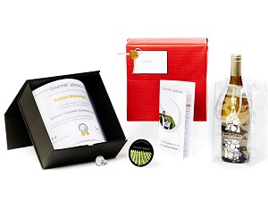 An original Christmas gift for organic wine fans