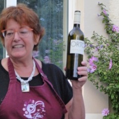 Jacqueline, our wine guide in the Rhone Valley